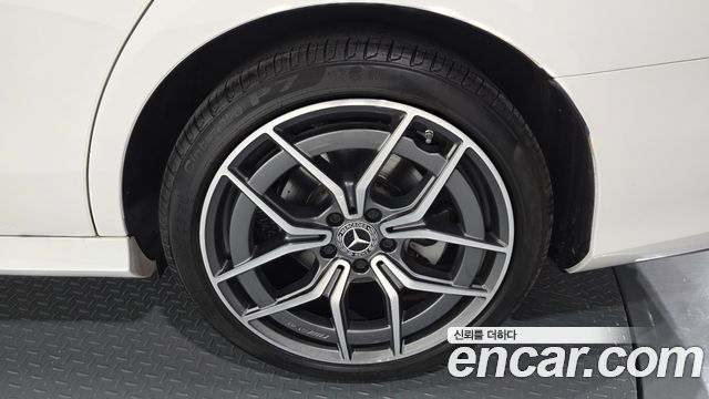 Mercedes-Benz E-Class (W213) E220d 4MATIC AMG Line 2021 — фото 21