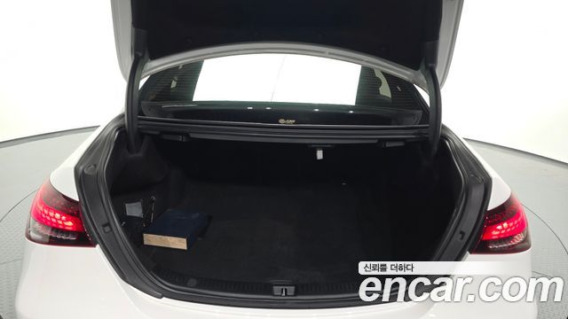 Mercedes-Benz E-Class (W213) E220d 4MATIC AMG Line 2021 — фото 29