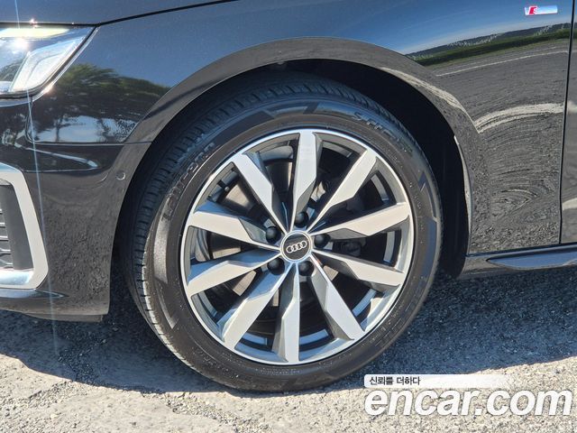 Audi A4 (B9) 40 TFSI Premium 2023 — фото 24