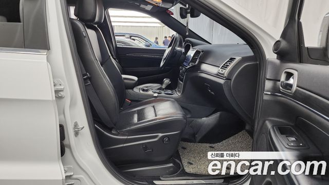 Jeep Grand Cherokee 3.6 Limited WK2 2019 — фото 11