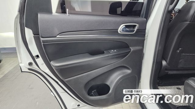 Jeep Grand Cherokee 3.6 Limited WK2 2019 — фото 25