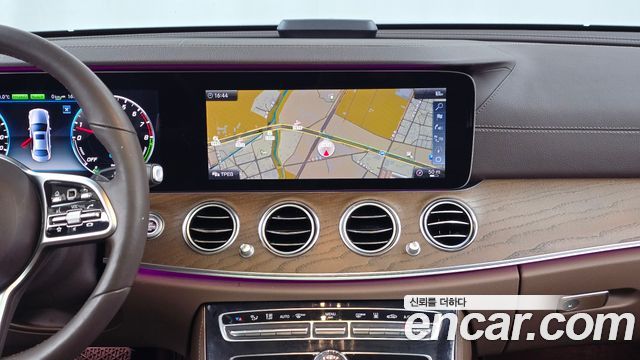 Mercedes-Benz E-Class (W213) E300e Exclusive 2019 — фото 12