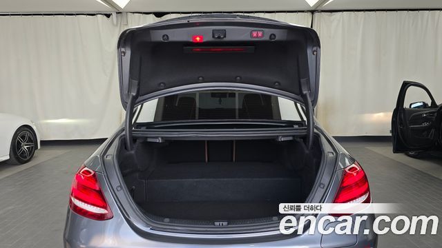 Mercedes-Benz E-Class (W213) E300e Exclusive 2019 — фото 20