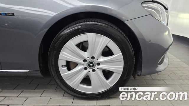 Mercedes-Benz E-Class (W213) E300e Exclusive 2019 — фото 21