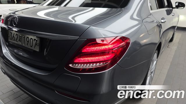 Mercedes-Benz E-Class (W213) E300e Exclusive 2019 — фото 23