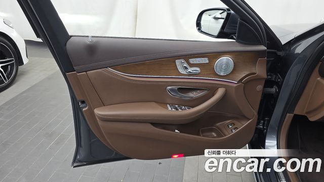 Mercedes-Benz E-Class (W213) E300e Exclusive 2019 — фото 24