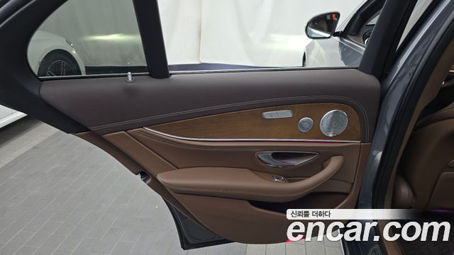 Mercedes-Benz E-Class (W213) E300e Exclusive 2019 — фото 25