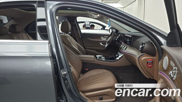 Mercedes-Benz E-Class (W213) E300e Exclusive 2019 — фото 26