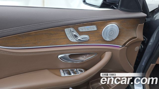Mercedes-Benz E-Class (W213) E300e Exclusive 2019 — фото 28