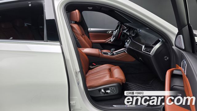 BMW X6 (G06) M50i 2021 — фото 11
