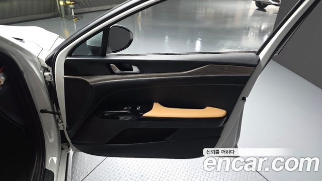 Kia K5 (III) 2.0 Noblesse 2022 — фото 24
