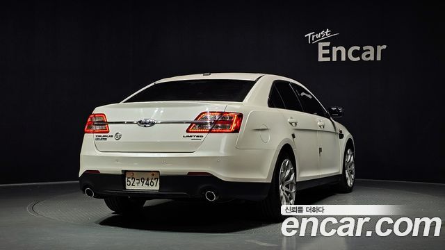 Ford Taurus 2.0 Limited EcoBoost 6th 2017 — фото 2