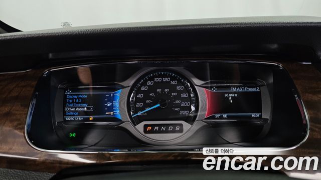 Ford Taurus 2.0 Limited EcoBoost 6th 2017 — фото 8