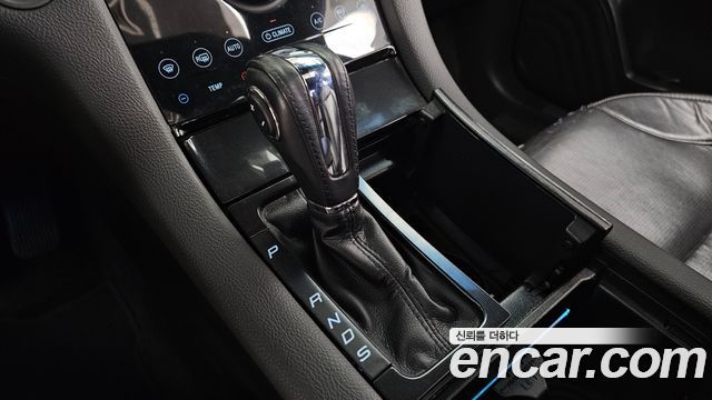 Ford Taurus 2.0 Limited EcoBoost 6th 2017 — фото 9