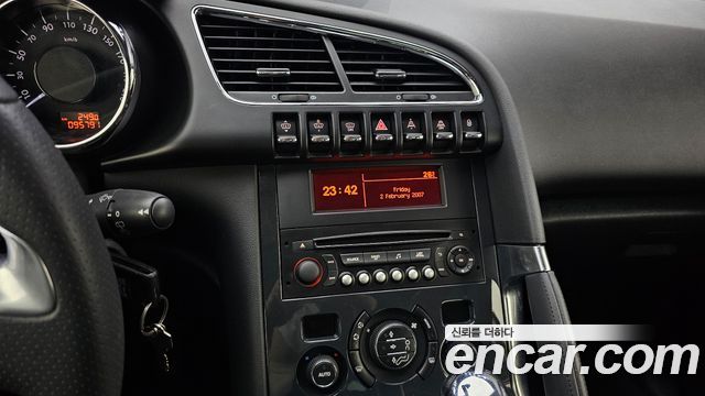 Peugeot 3008 1.6 e-HDi First Generation 2015 — фото 14