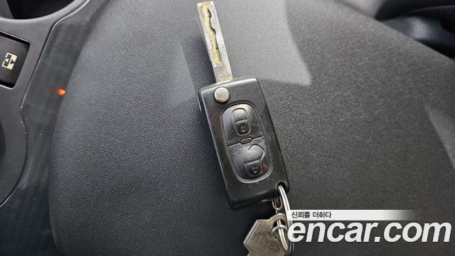 Peugeot 3008 1.6 e-HDi First Generation 2015 — фото 28