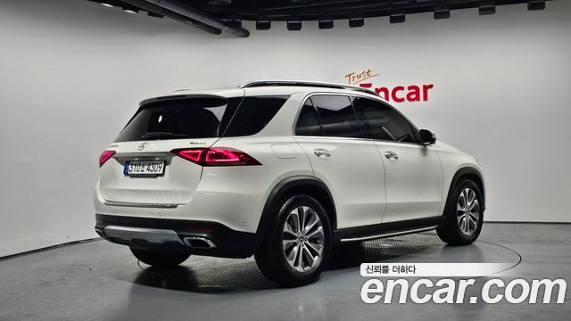 Mercedes-Benz GLE-Class (W167) GLE300d 4MATIC 2022 — фото 2