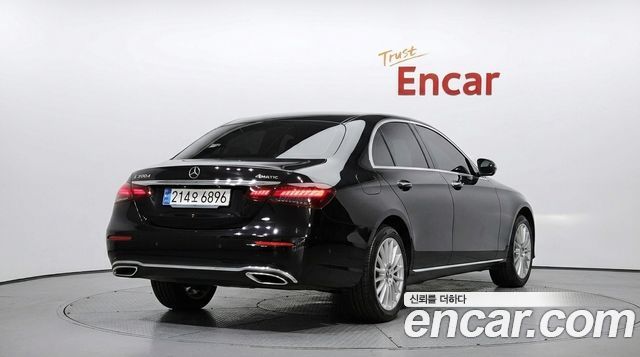 Mercedes-Benz E-Class (W213) E220d 4MATIC Exclusive 2023 — фото 2