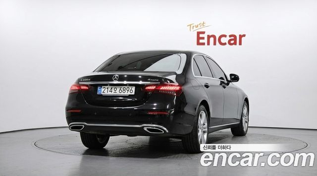 Mercedes-Benz E-Class (W213) E220d 4MATIC Exclusive 2023 — фото 4