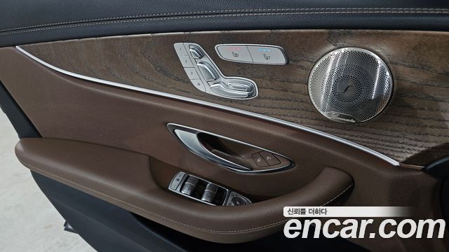 Mercedes-Benz E-Class (W213) E220d 4MATIC Exclusive 2023 — фото 14