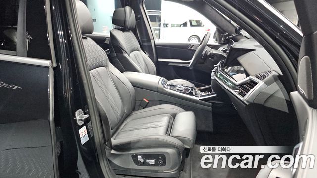 BMW X7 (G07) xDrive 40i M Sport 6STR 2024 — фото 12