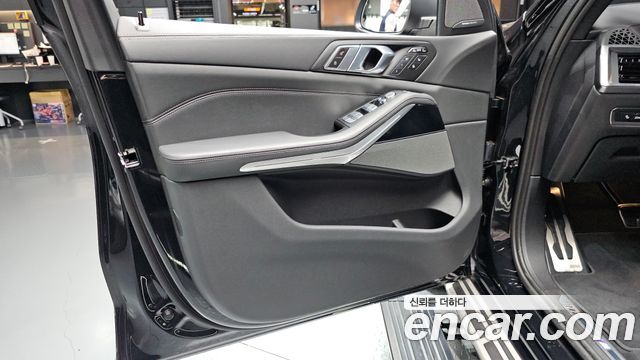 BMW X7 (G07) xDrive 40i M Sport 6STR 2024 — фото 24