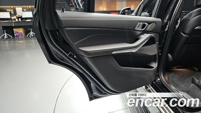 BMW X7 (G07) xDrive 40i M Sport 6STR 2024 — фото 25