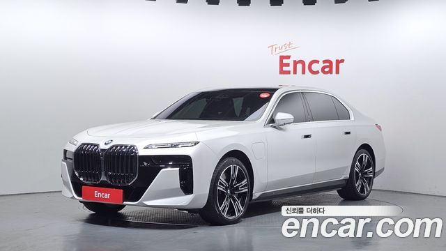 BMW 7 Series (G70) 750e xDrive M Sport 2026 — фото 1
