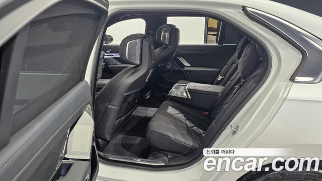 BMW 7 Series (G70) 750e xDrive M Sport 2026 — фото 11