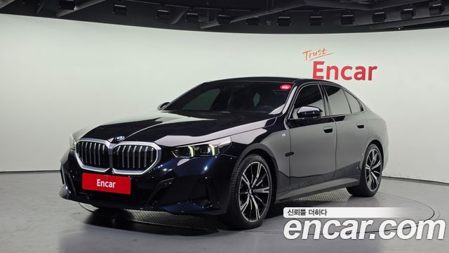 BMW 5 Series (G60) 530i xDrive M Sport 2024 — фото 1