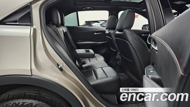Cadillac XT4 2.0 Sport AWD 2023 — фото 11