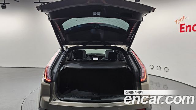 Cadillac XT4 2.0 Sport AWD 2023 — фото 20
