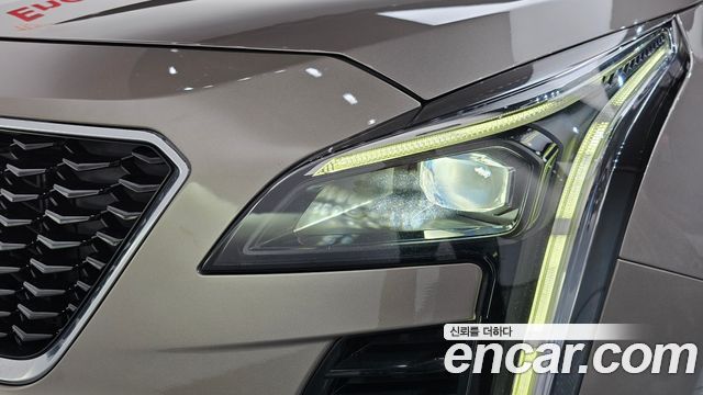 Cadillac XT4 2.0 Sport AWD 2023 — фото 22