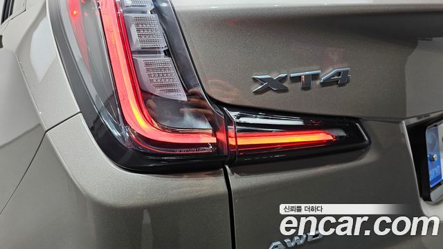 Cadillac XT4 2.0 Sport AWD 2023 — фото 23