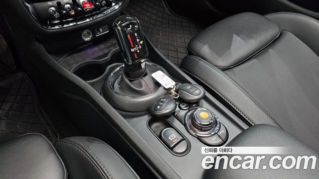 MINI Cooper S Clubman Standard 2nd 2020 — фото 9