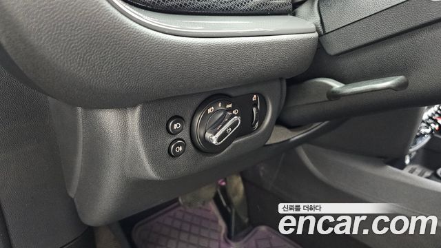 MINI Cooper S Clubman Standard 2nd 2020 — фото 16
