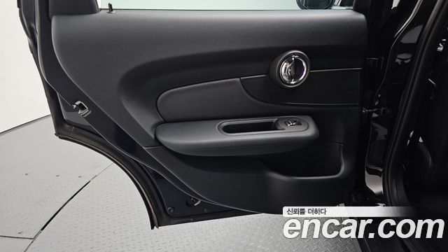 MINI Cooper S Clubman Standard 2nd 2020 — фото 25