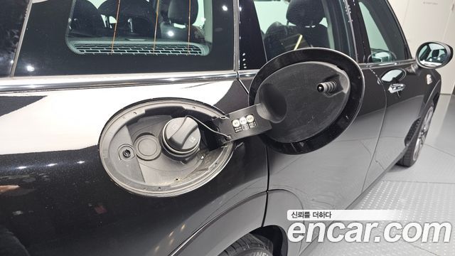 MINI Cooper S Clubman Standard 2nd 2020 — фото 30