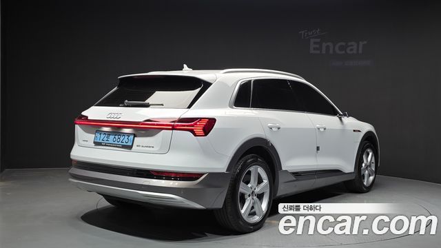Audi e-tron 50 Quattro 2022 — фото 2