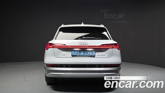 Audi e-tron 50 Quattro 2022 — фото 4