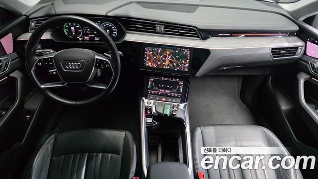 Audi e-tron 50 Quattro 2022 — фото 7