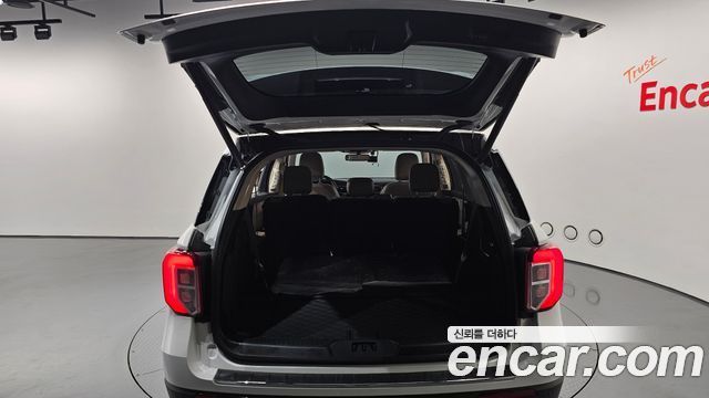 Ford Explorer (VI) 2.3 LimIted 4WD 2021 — фото 24