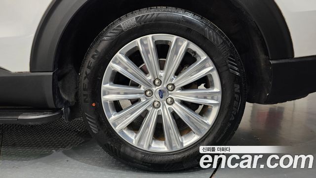 Ford Explorer (VI) 2.3 LimIted 4WD 2021 — фото 27