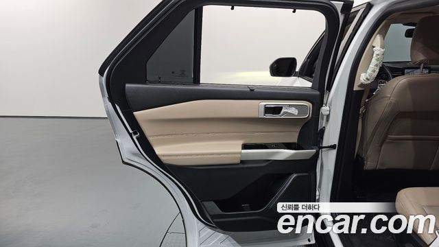 Ford Explorer (VI) 2.3 LimIted 4WD 2021 — фото 31