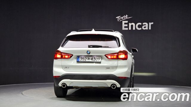 BMW X1 (F48) xDrive 20i xLine 2022 — фото 4