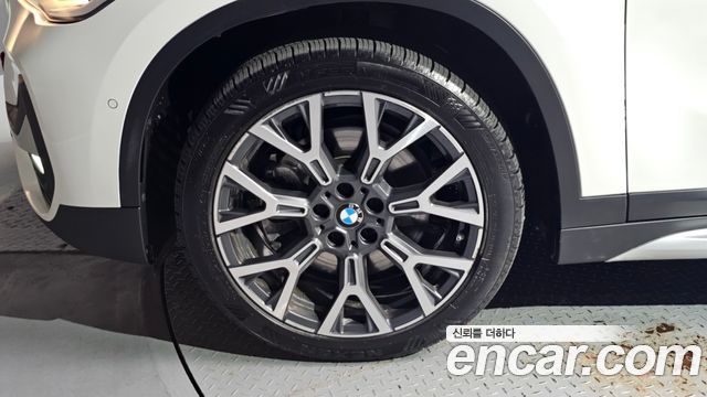 BMW X1 (F48) xDrive 20i xLine 2022 — фото 5