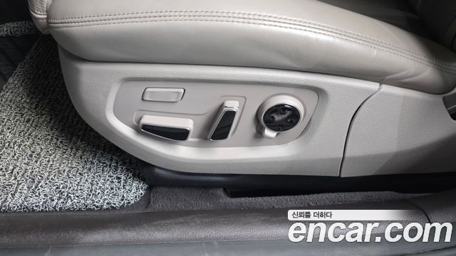 Genesis G80 3.3 GDI AWD Prestige 2019 — фото 31