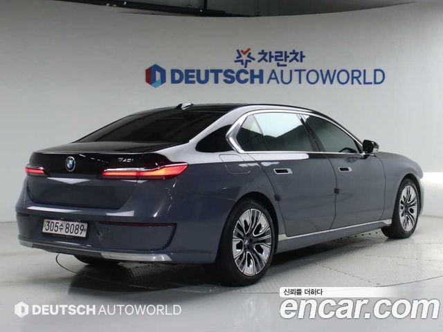BMW 7 Series (G70) 740i sDrive Design Pure Excellence 2023 — фото 2