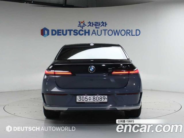 BMW 7 Series (G70) 740i sDrive Design Pure Excellence 2023 — фото 4