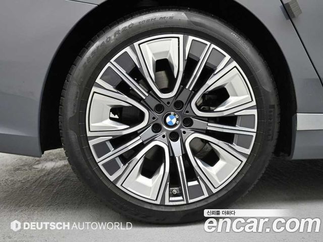 BMW 7 Series (G70) 740i sDrive Design Pure Excellence 2023 — фото 5